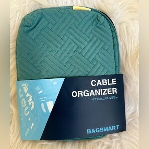 NWT‎ Bags Smart Teal Blue Quilted Cable Organizer with Geometric Pattern